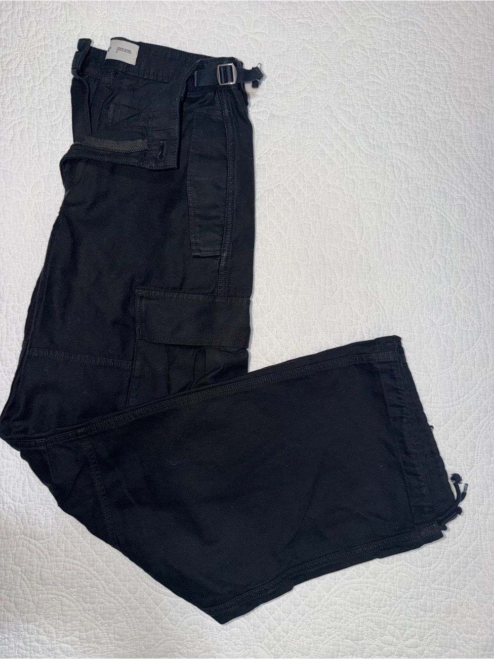Aritzia TNA Black Straight Leg Cargo Pants